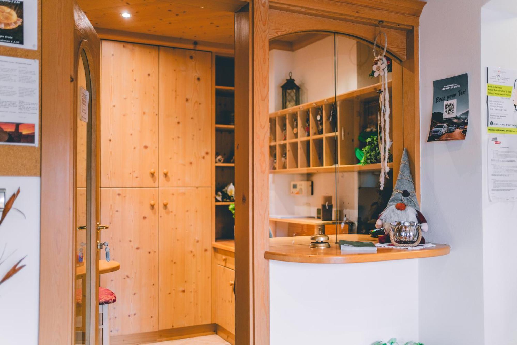 Garni Hotel Belalp Santa Cristina Val Gardena 외부 사진