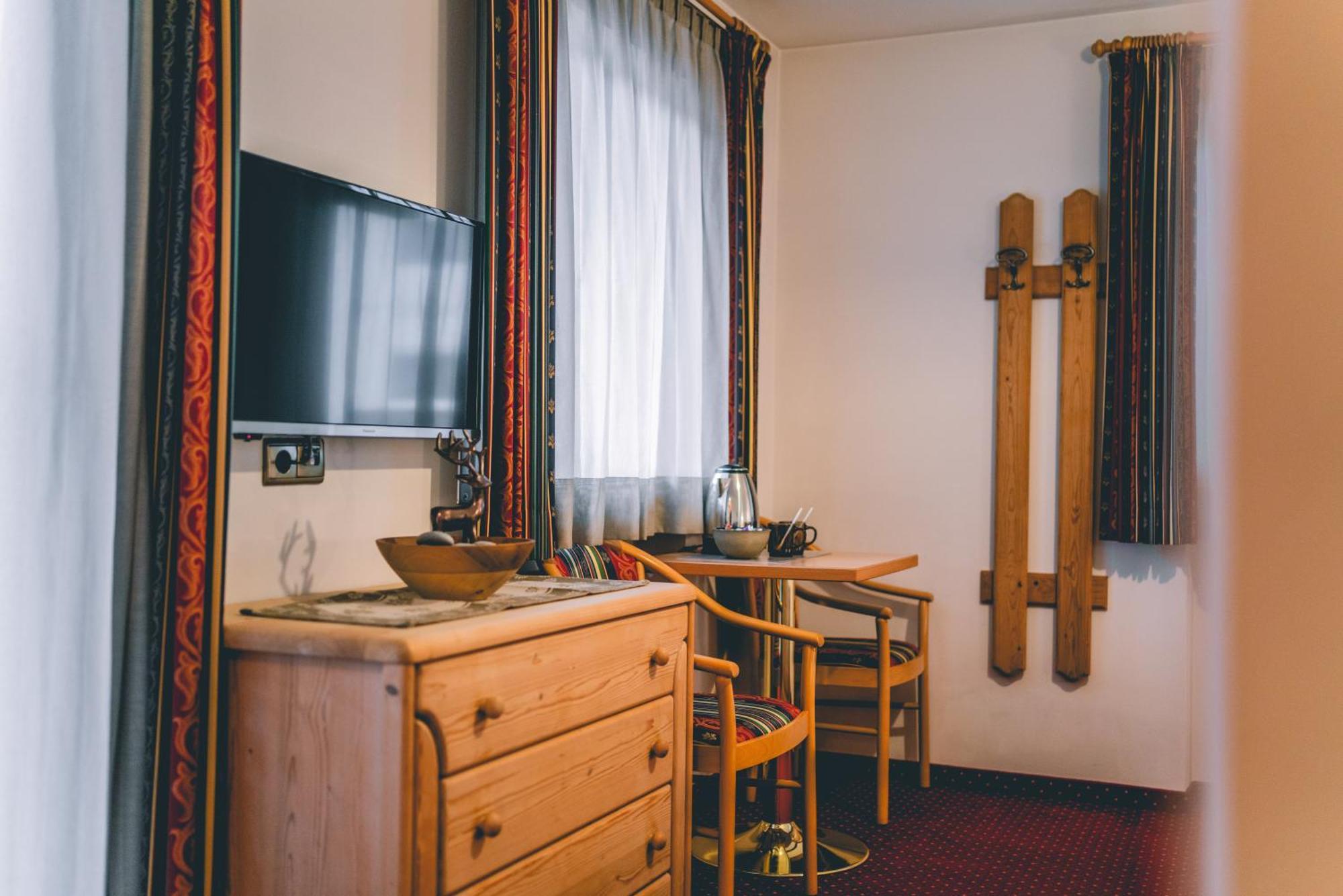 Garni Hotel Belalp Santa Cristina Val Gardena 외부 사진