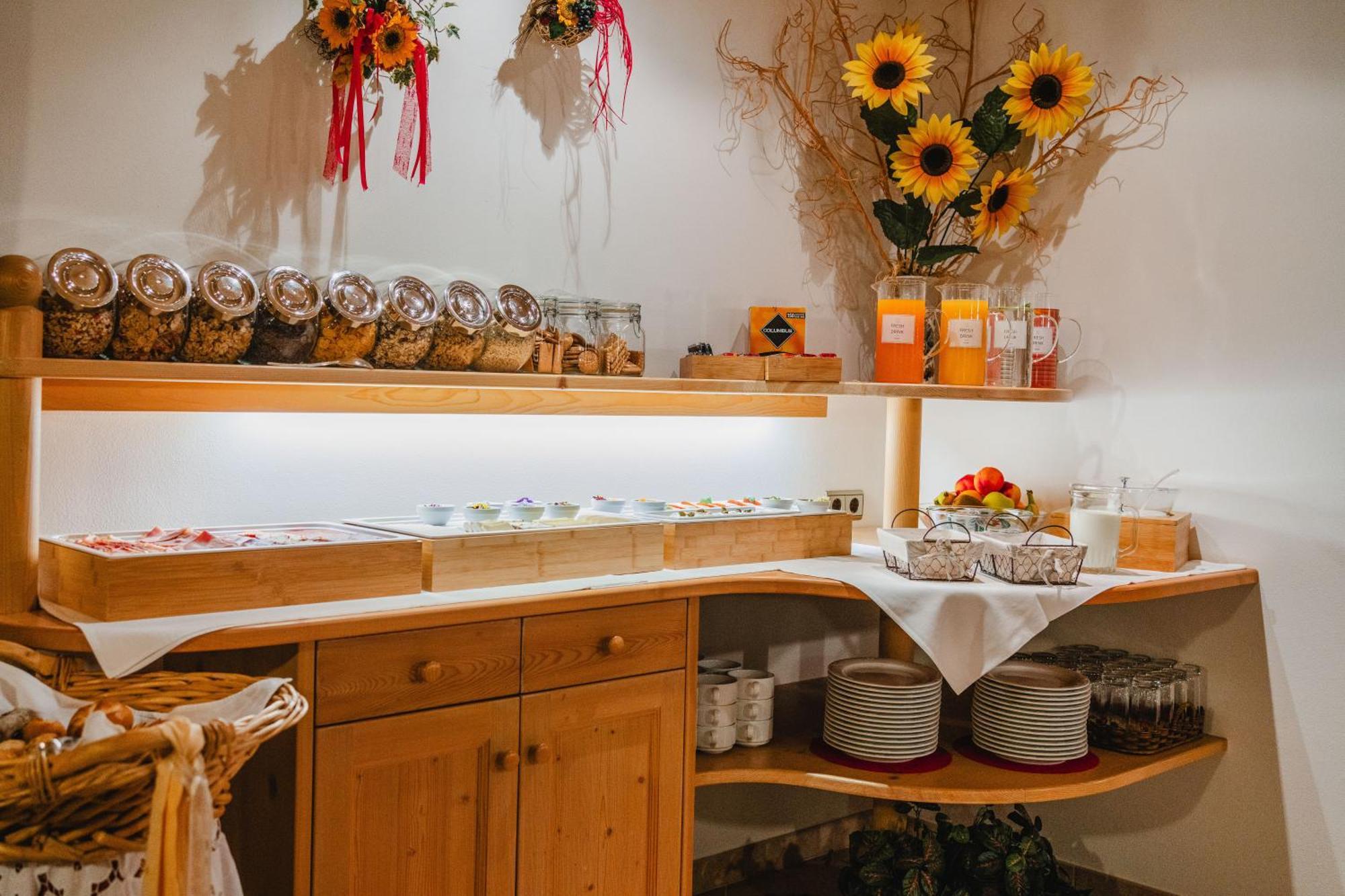 Garni Hotel Belalp Santa Cristina Val Gardena 외부 사진