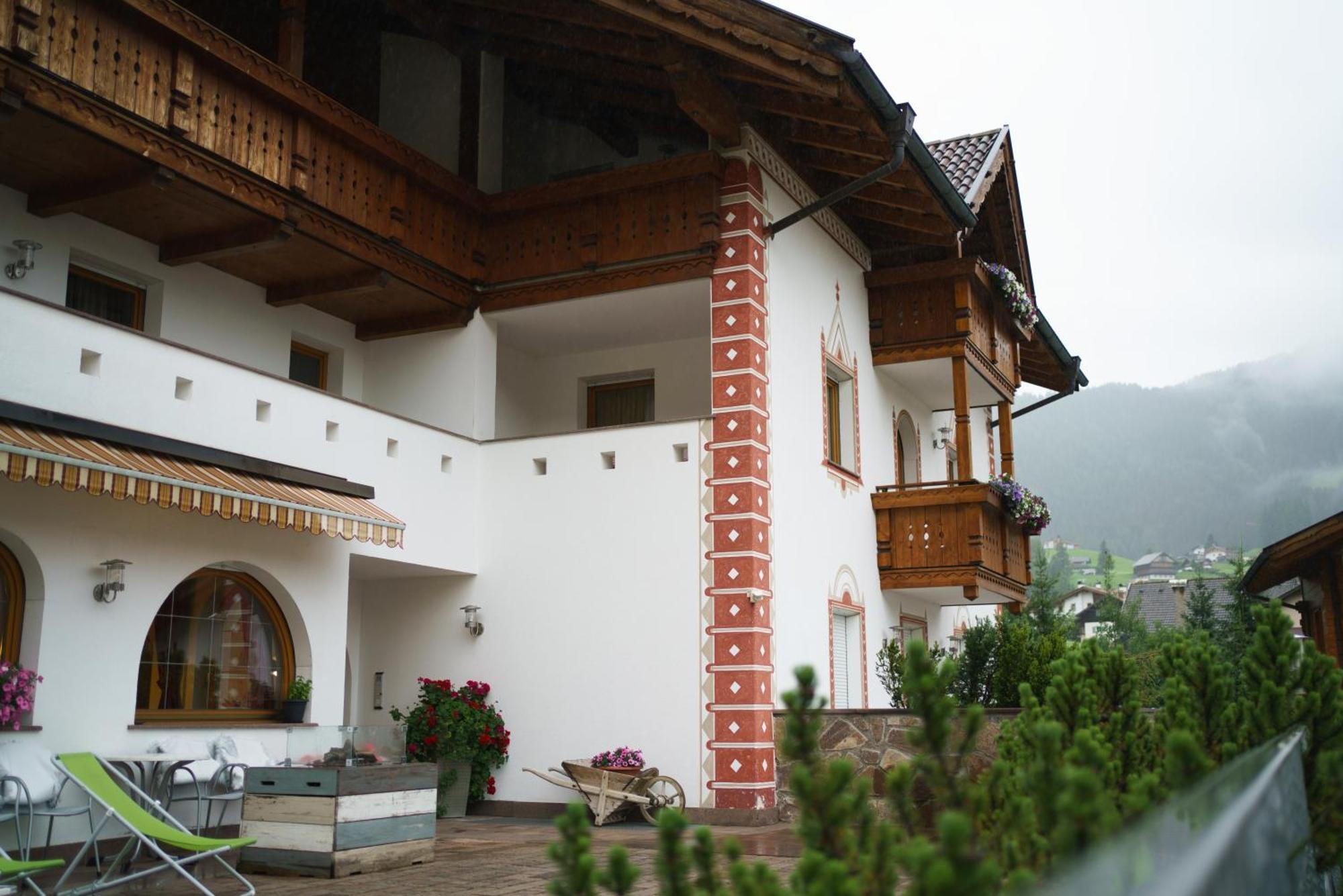 Garni Hotel Belalp Santa Cristina Val Gardena 외부 사진